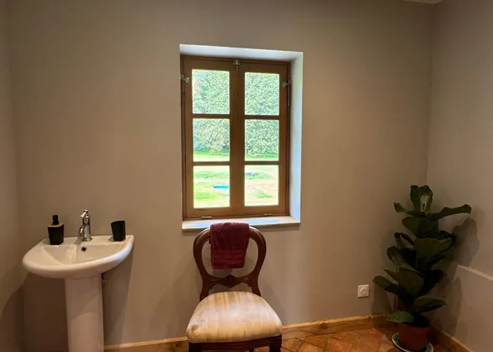 La Ferme De La Foret, De Groupe A La Campagne *