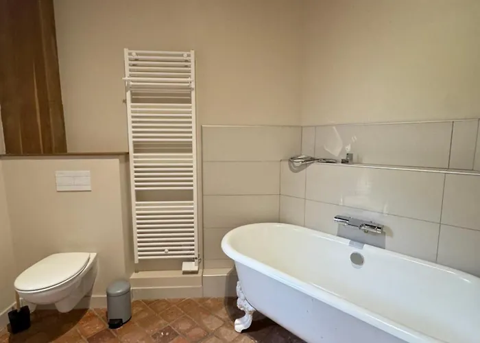 La Ferme De La Foret, De Groupe A La Campagne